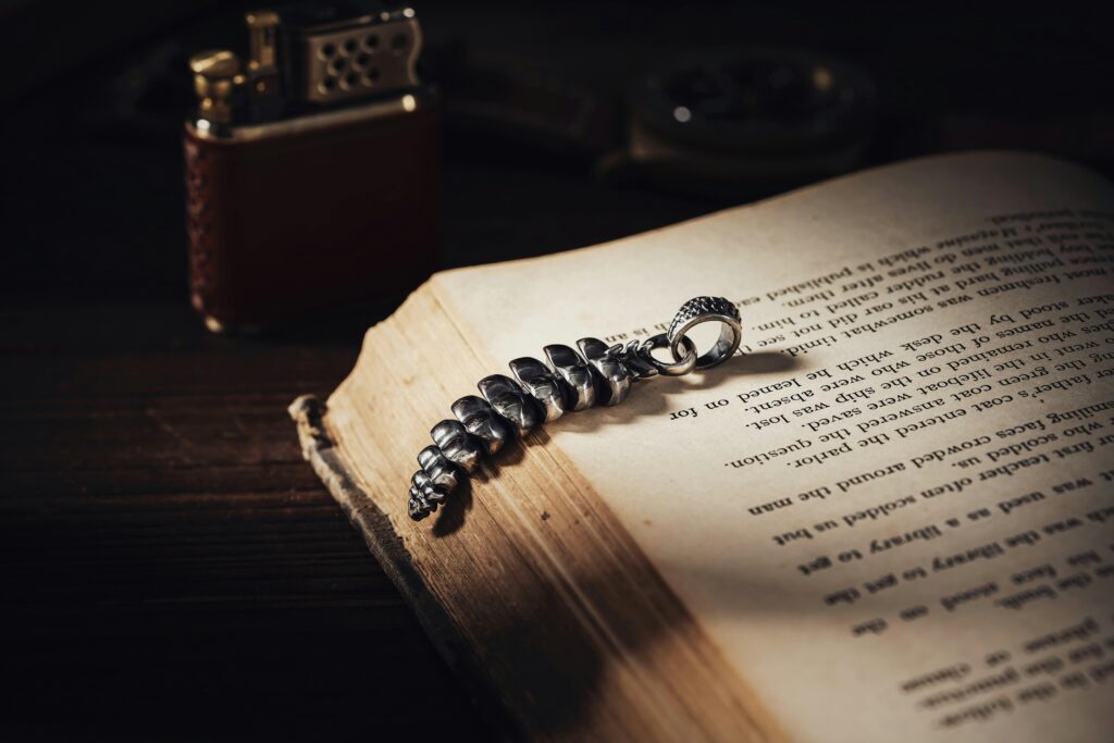 Vintage Jewelry – Old Treasures Rediscovered